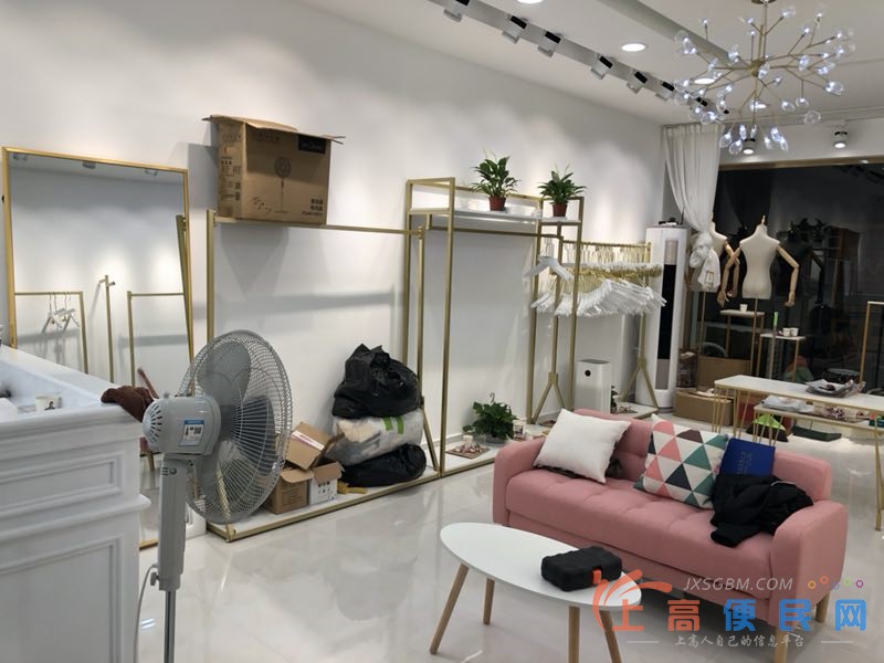 服裝店全套設備轉讓